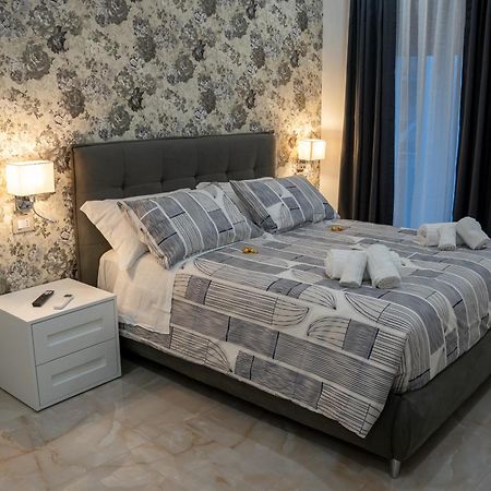 B&B Murolo'S Home Napoli Bagian luar foto
