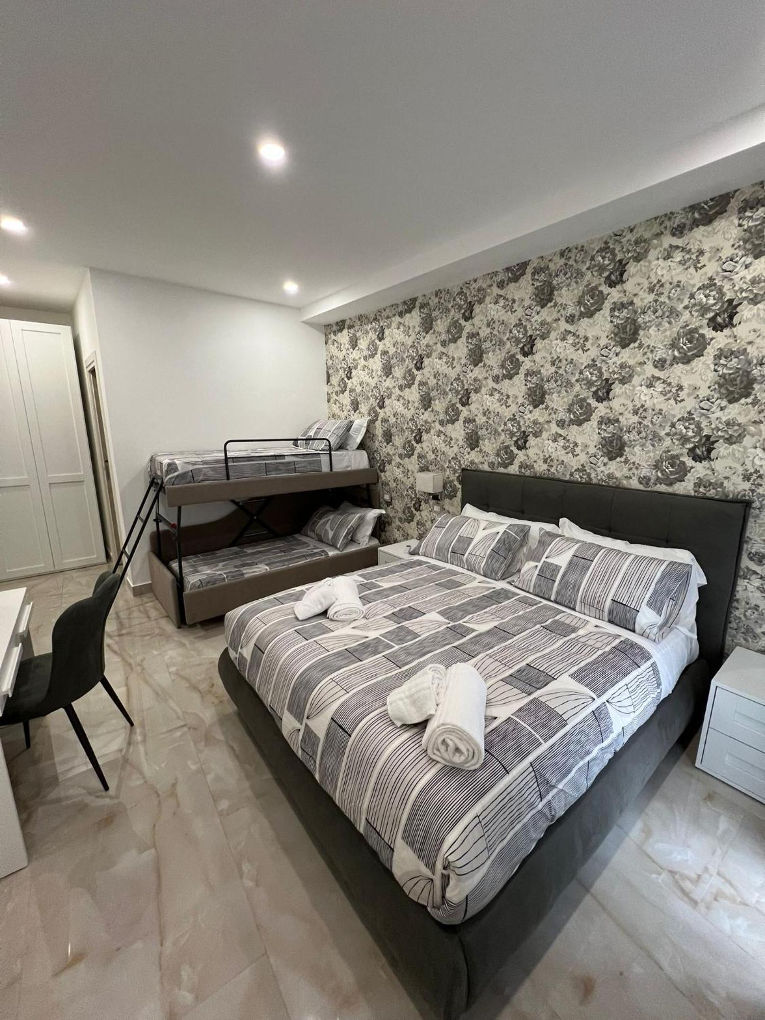 B&B Murolo'S Home Napoli Bagian luar foto