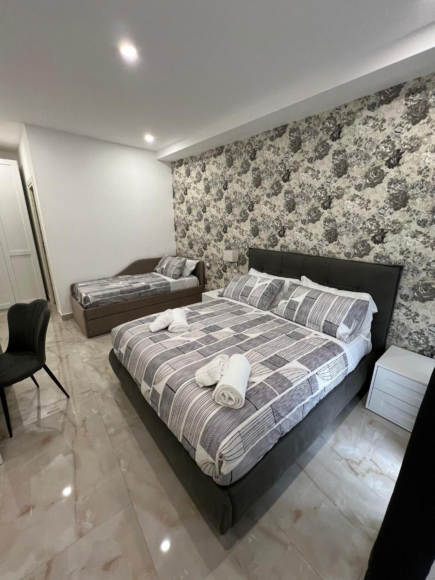 B&B Murolo'S Home Napoli Bagian luar foto