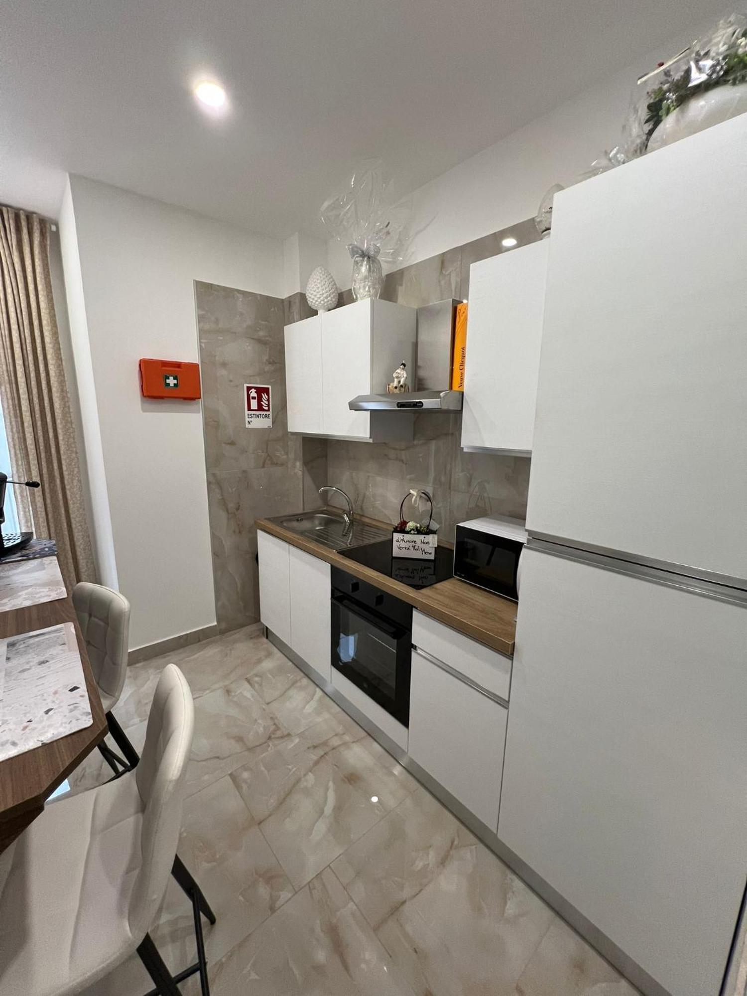 B&B Murolo'S Home Napoli Bagian luar foto